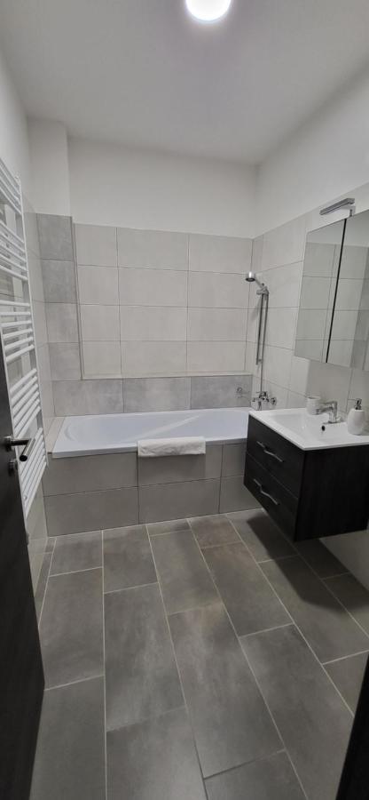 Dotis Apartman Tata Dış mekan fotoğraf