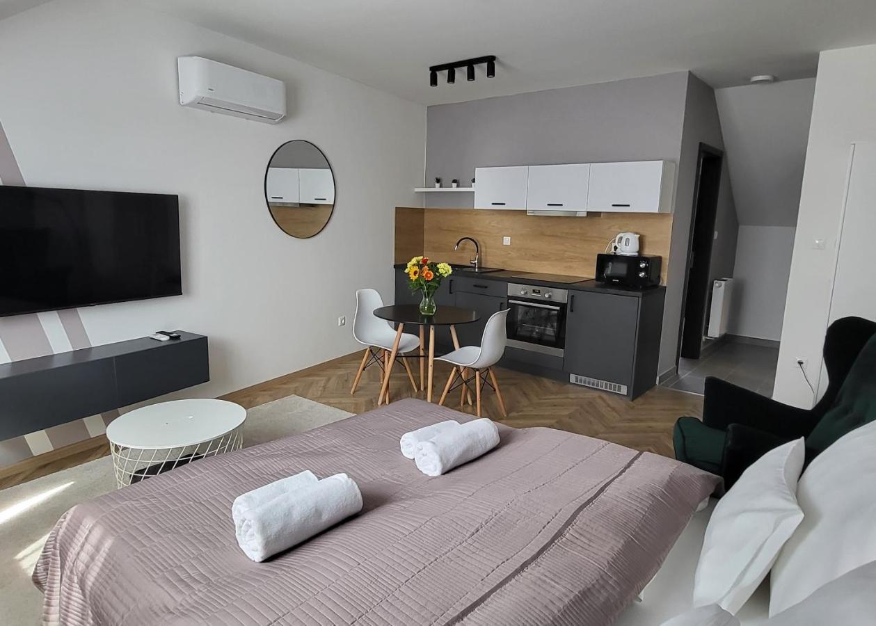 Dotis Apartman Tata Dış mekan fotoğraf
