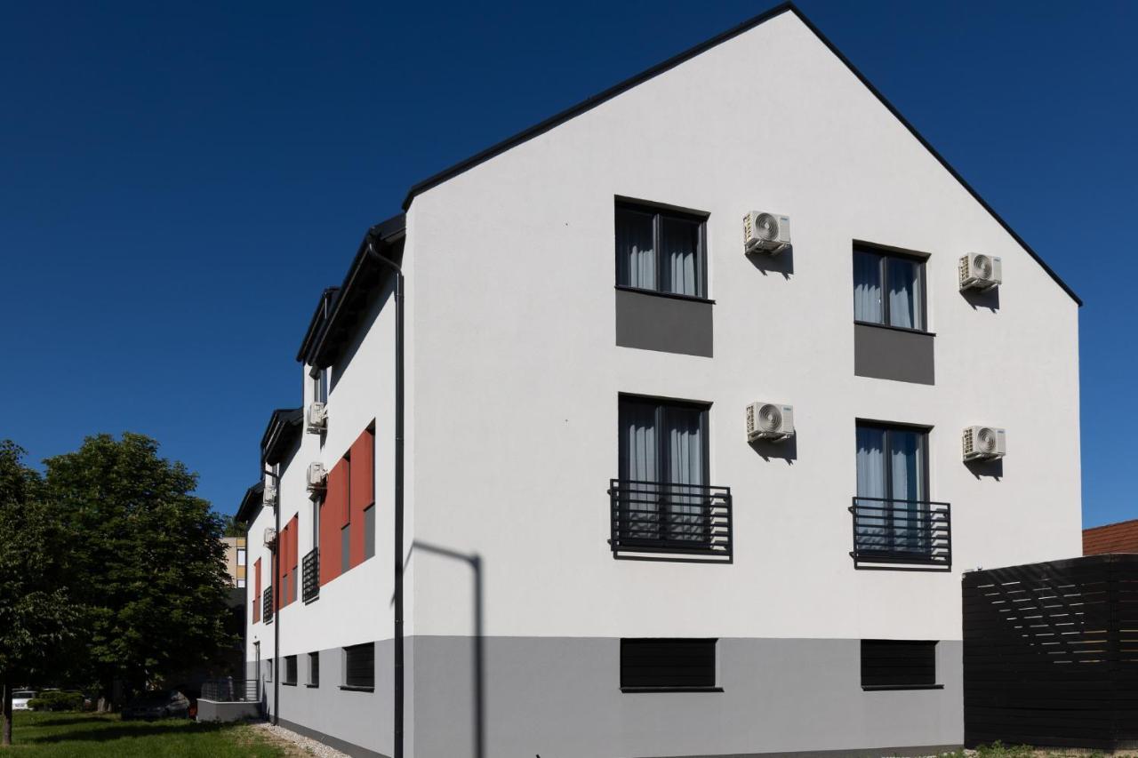 Dotis Apartman Tata Dış mekan fotoğraf